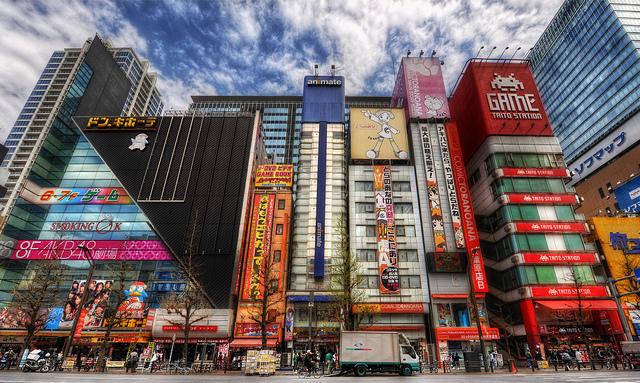 อากิฮาบาร่า  แหล่งช้อปปิ้งที่มีเครื่องใช้อิเล็กทรอนิกส์ที่ใหญ่ที่สุดในญี่ปุ่น